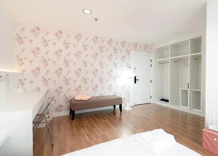 Modern Twin Br Bath & Bathtub Retreat Bts Btb6 Apartment Bangkok