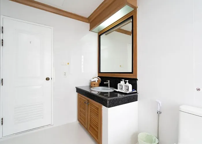 Modern Twin Br Bath & Bathtub Retreat Bts Btb6
