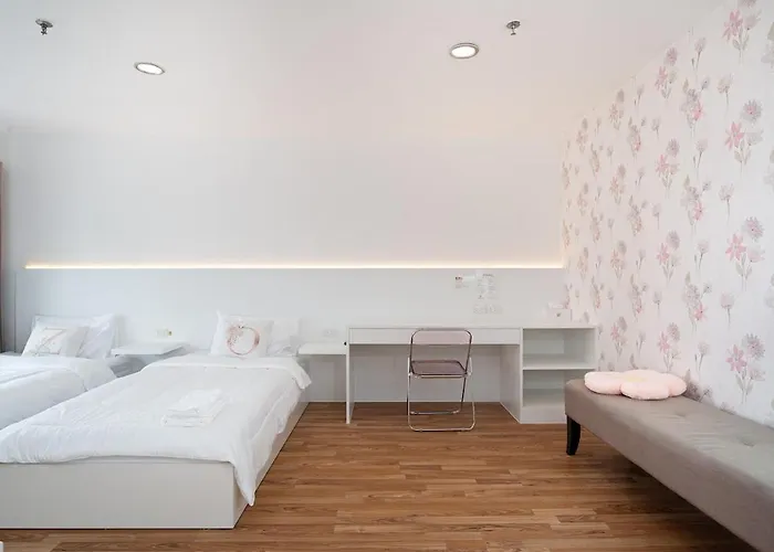Apartment Modern Twin Br Bath & Bathtub Retreat Bts Btb6