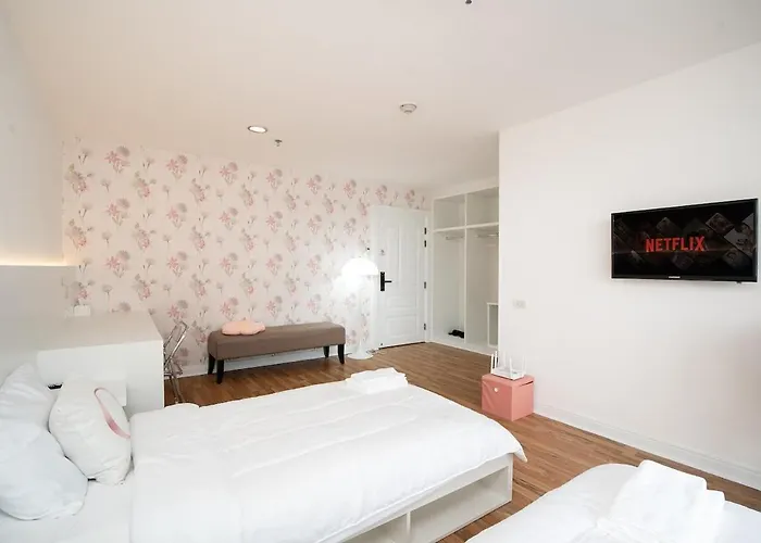 Modern Twin Br Bath & Bathtub Retreat Bts Btb6 Bangkok